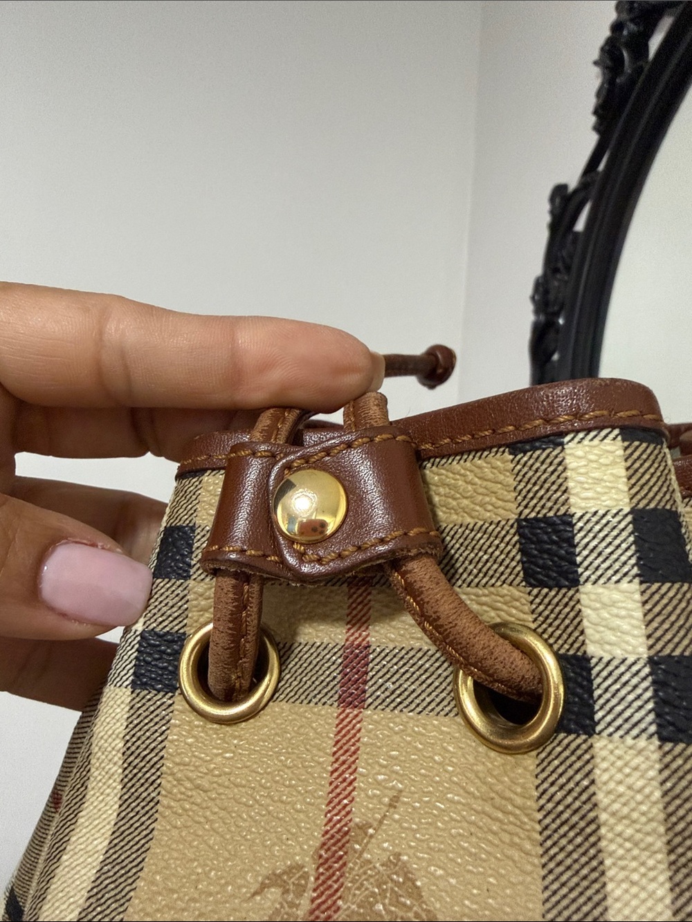 Burberry Vintage Beige Plaid Leather-Trim Drawstring Bucket Bag - Picture 10 of 15